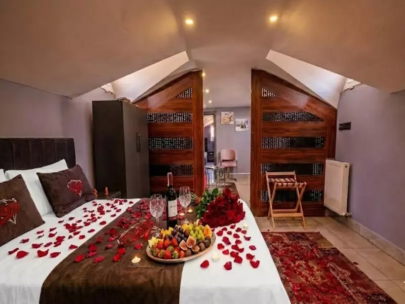 Beşiktaş Otel jakuzili suit